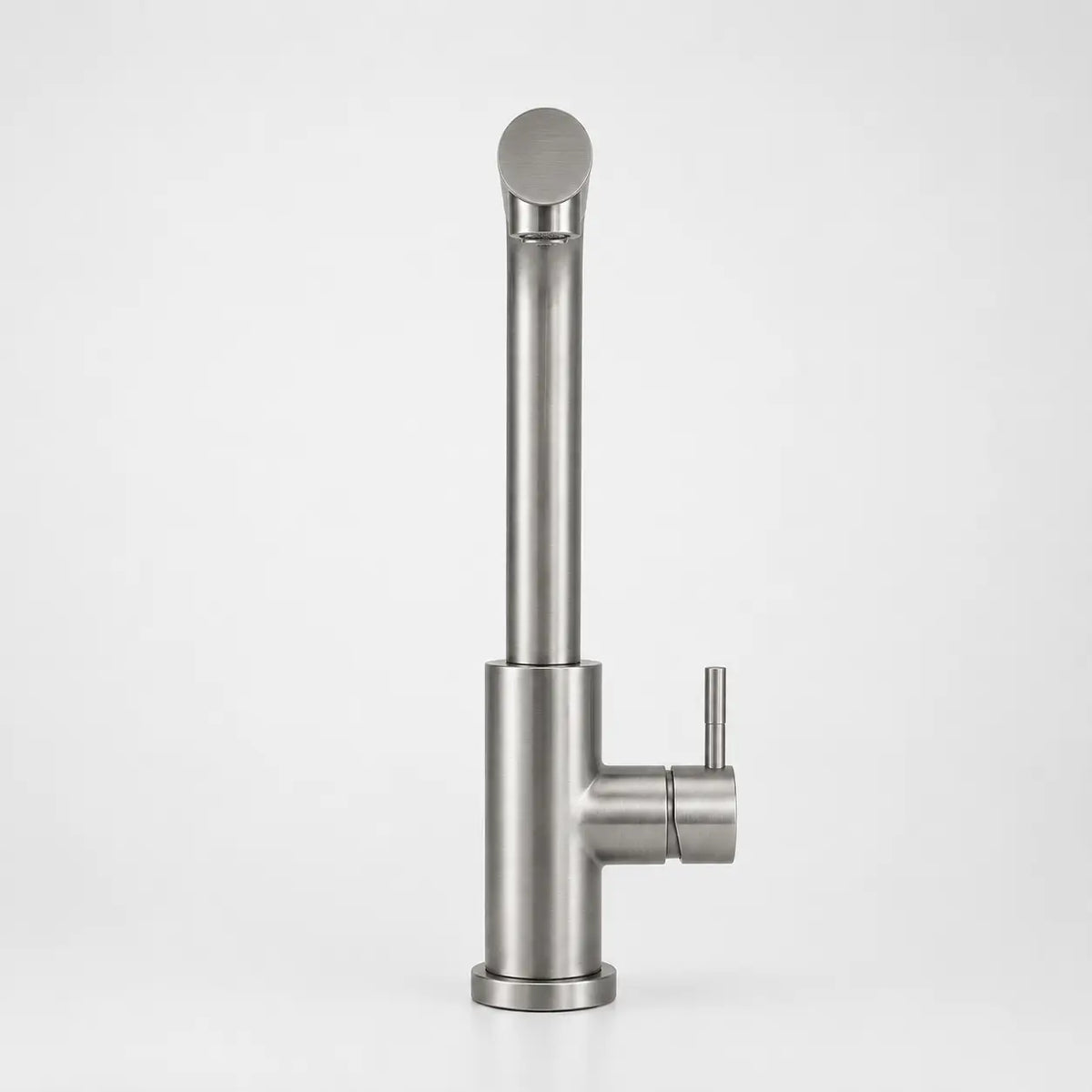  Mitigeur de cuisine en acier inoxydable brossé avec bec vertical pivotant et commande latérale au design contemporain