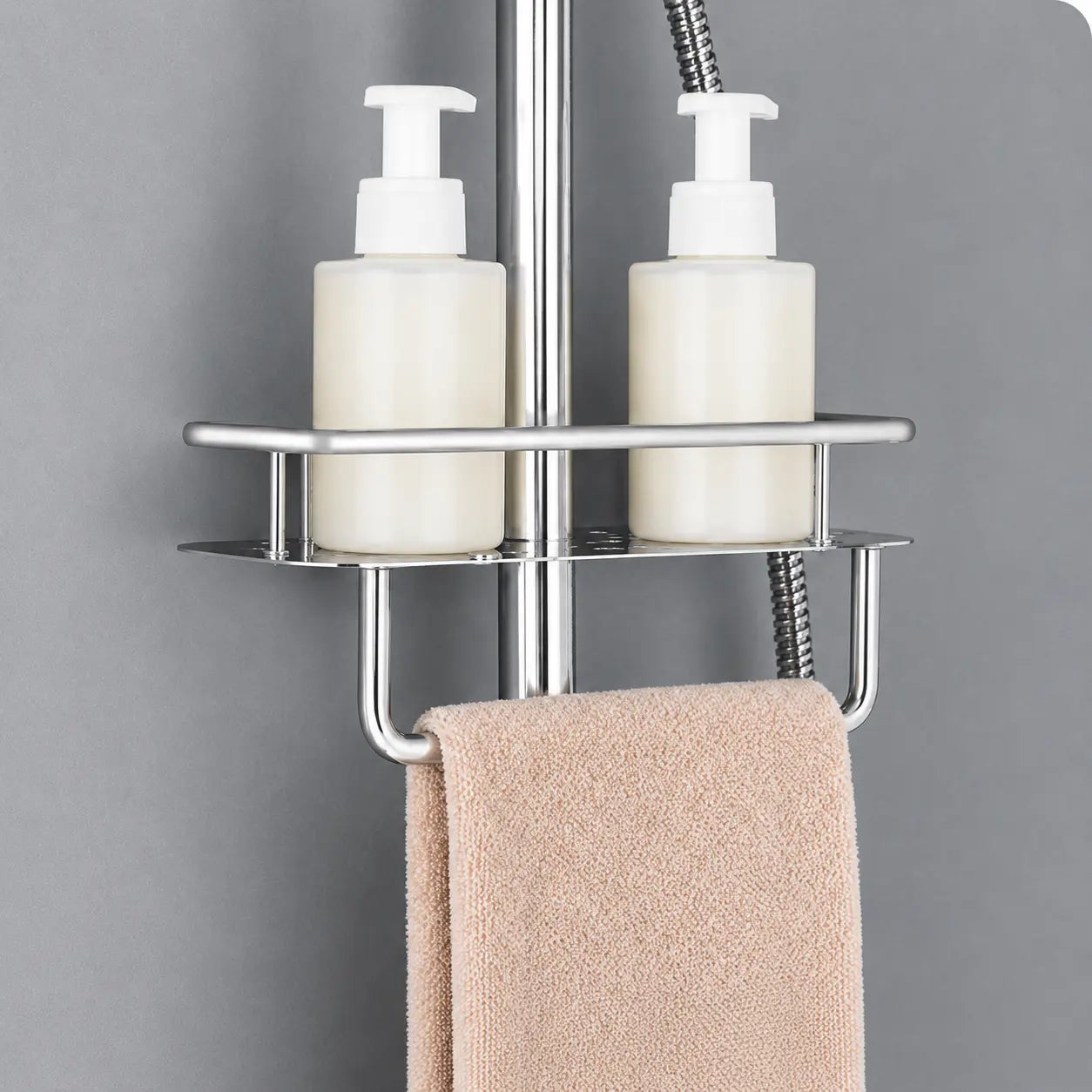 Tablette de douche intégrée en acier chromé avec porte-serviette, idéale pour ranger savon, shampoing et accessoires. Image