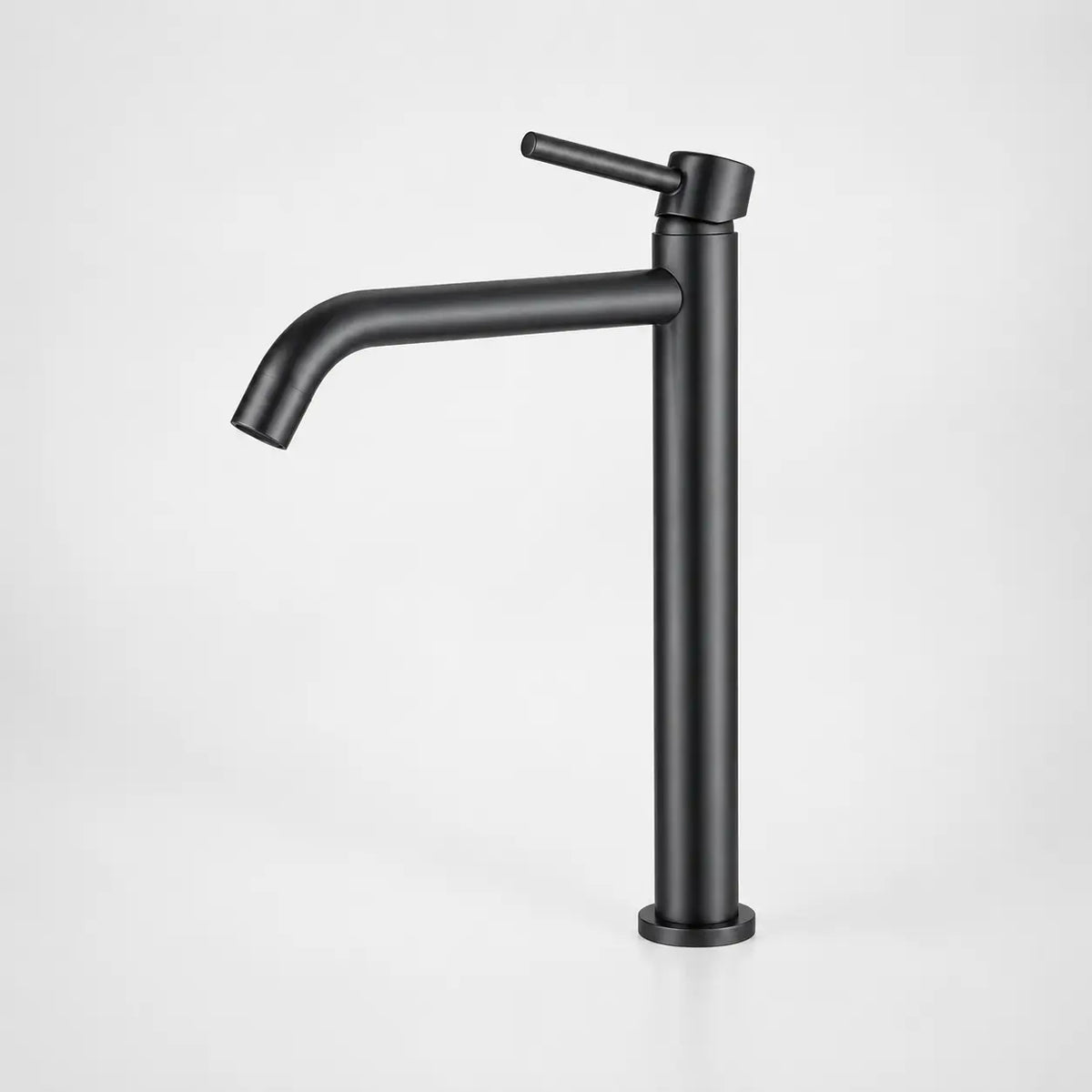 Robinet mitigeur haut pour vasque en noir mat, design minimaliste avec bec courbé et commande à levier moderne.