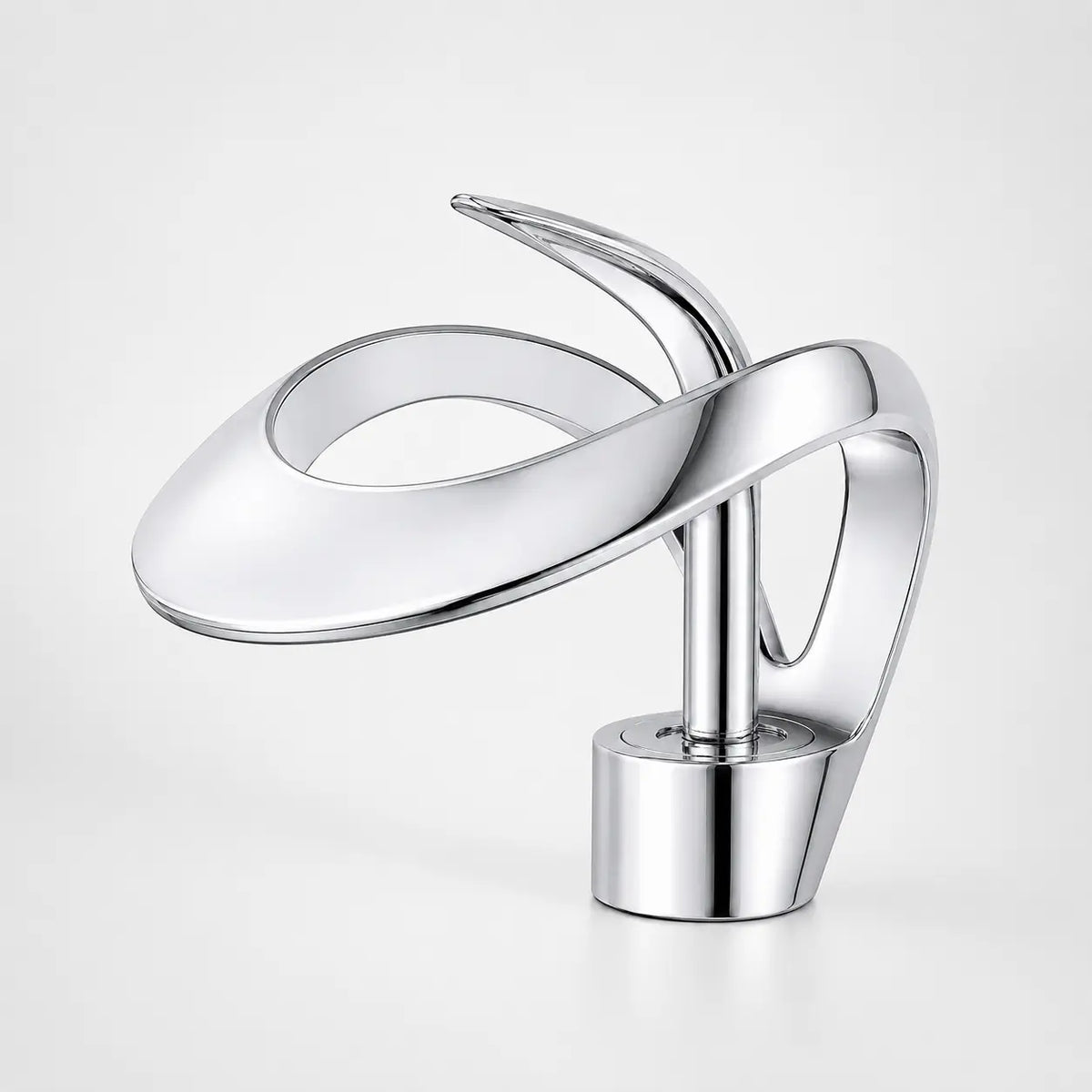 Mitigeur de lavabo chromé en laiton au design sculptural avec bec cascade, idéal pour salle de bain contemporaine