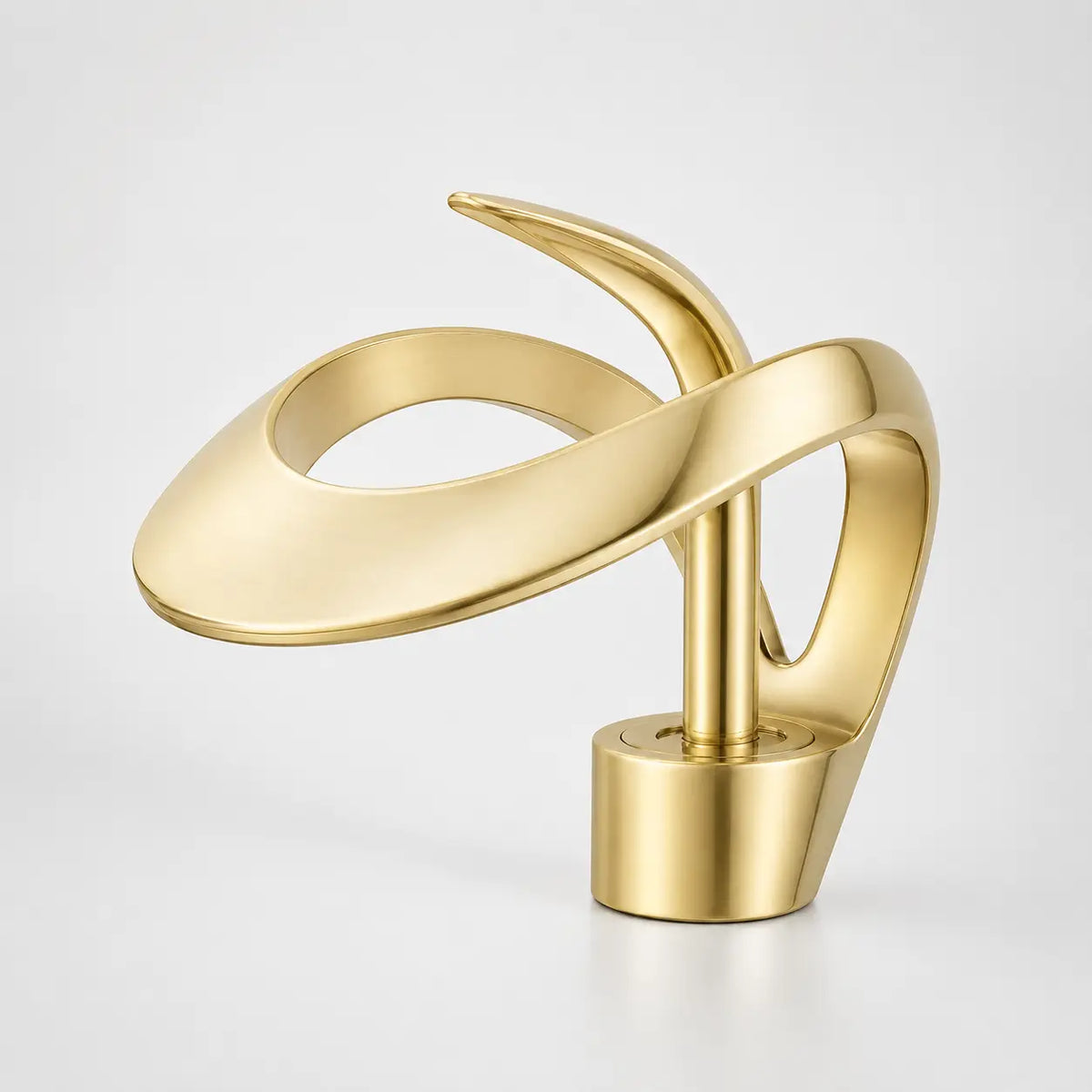 Robinet de lavabo cascade en laiton finition or mat, design sculptural moderne avec bec verseur élégant
